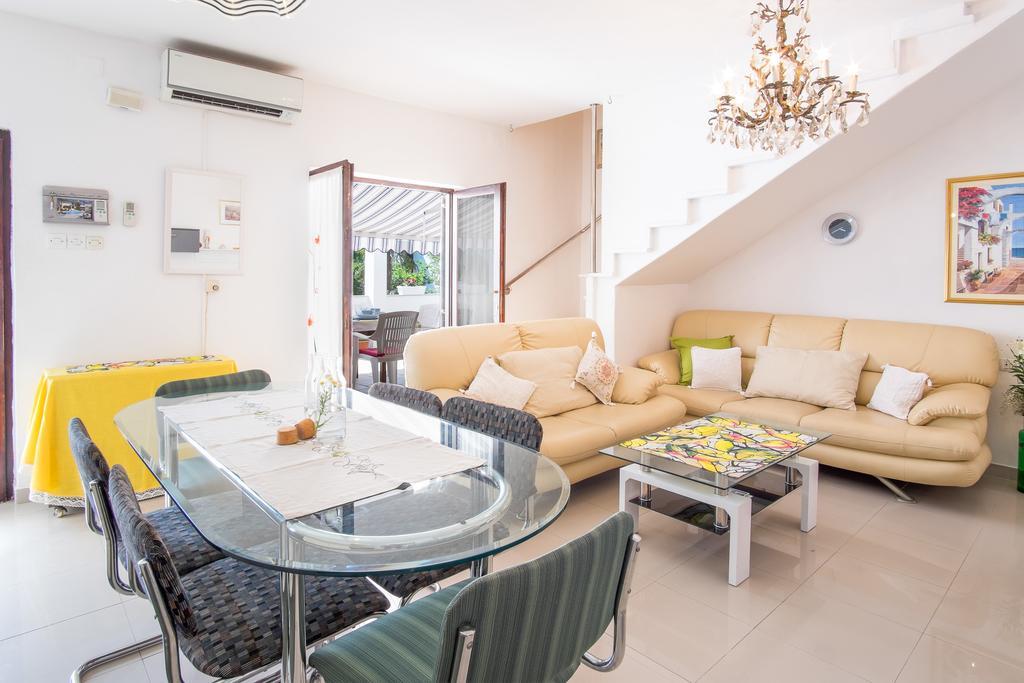 Apartment Katarina Malinska Pokoj fotografie