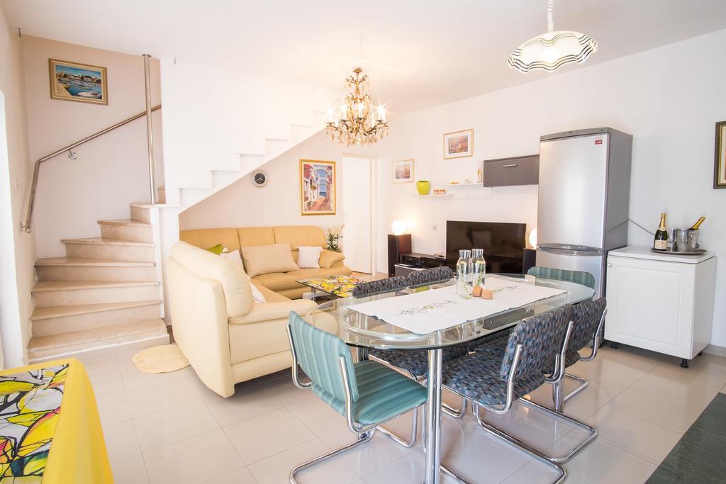Apartment Katarina Malinska Pokoj fotografie